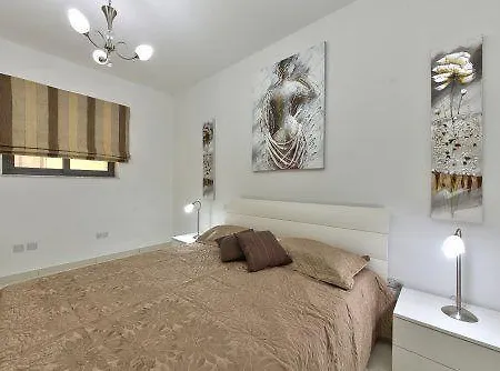 Water's Edge アパート *